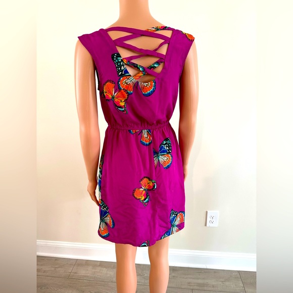 Lena - Picture 2 of 2